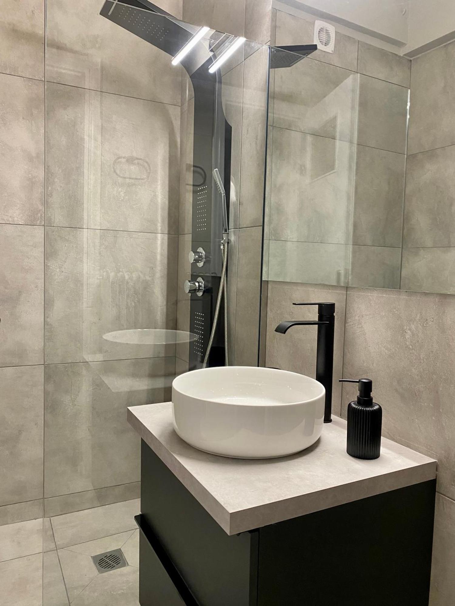 Cozy Apartment In Kolonaki Athens - Sleeps 5 Екстериор снимка