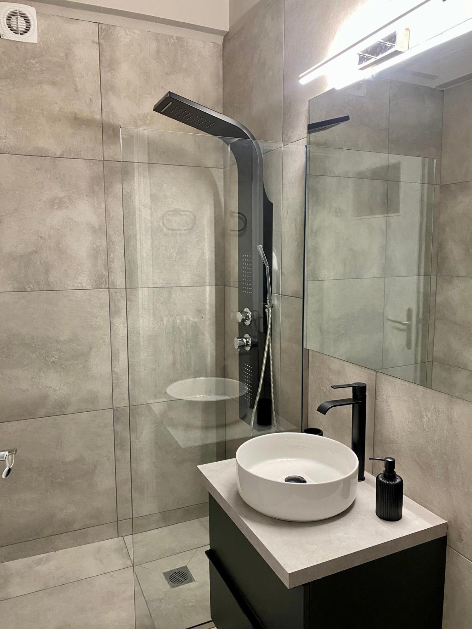 Cozy Apartment In Kolonaki Athens - Sleeps 5 Екстериор снимка